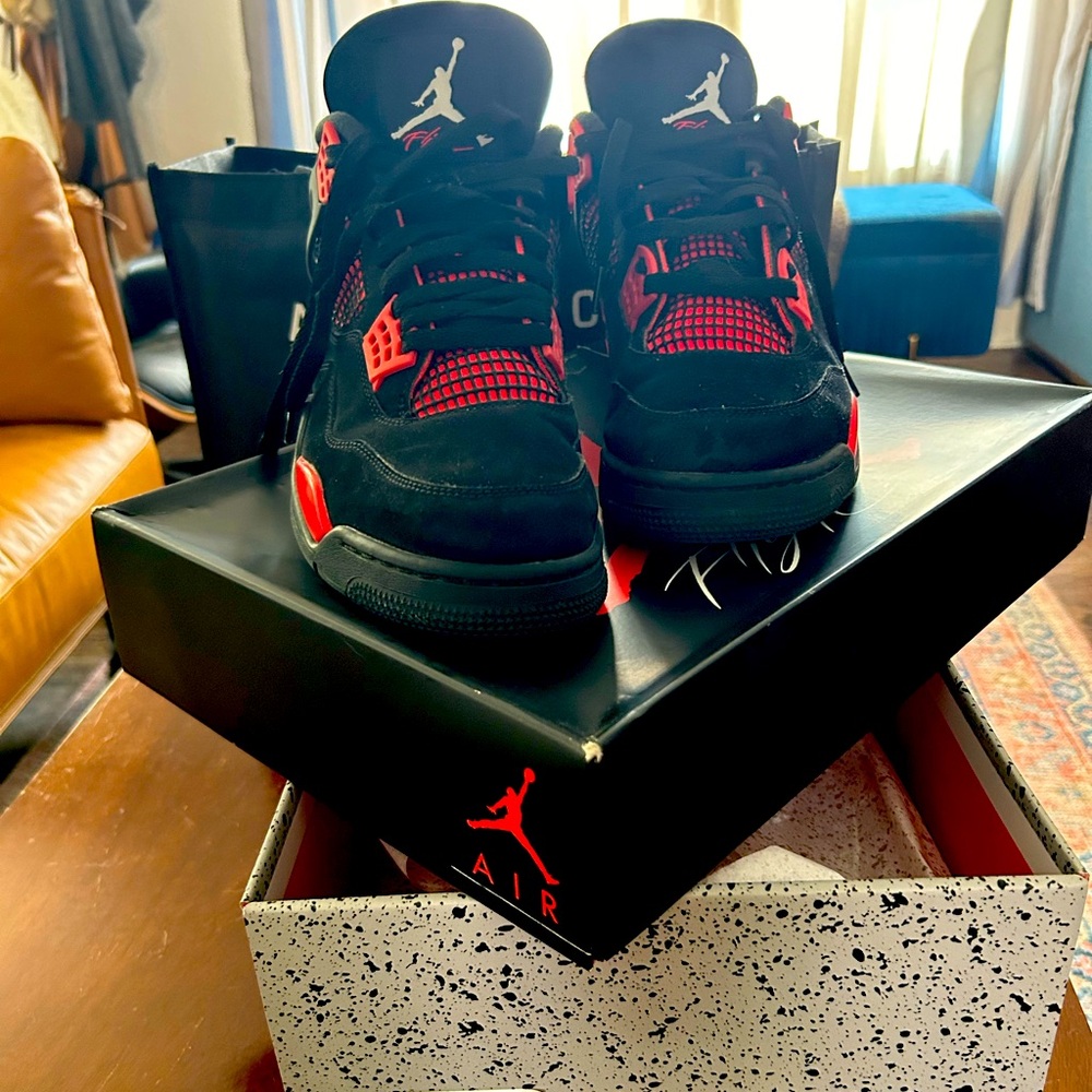 Authentic Like New in Box Air Jordon Retro 4 sz 13